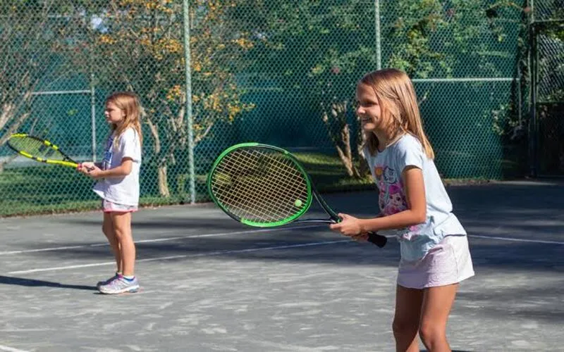 do danh tennis nu bi quyet chon trang phuc dep tu tin len san